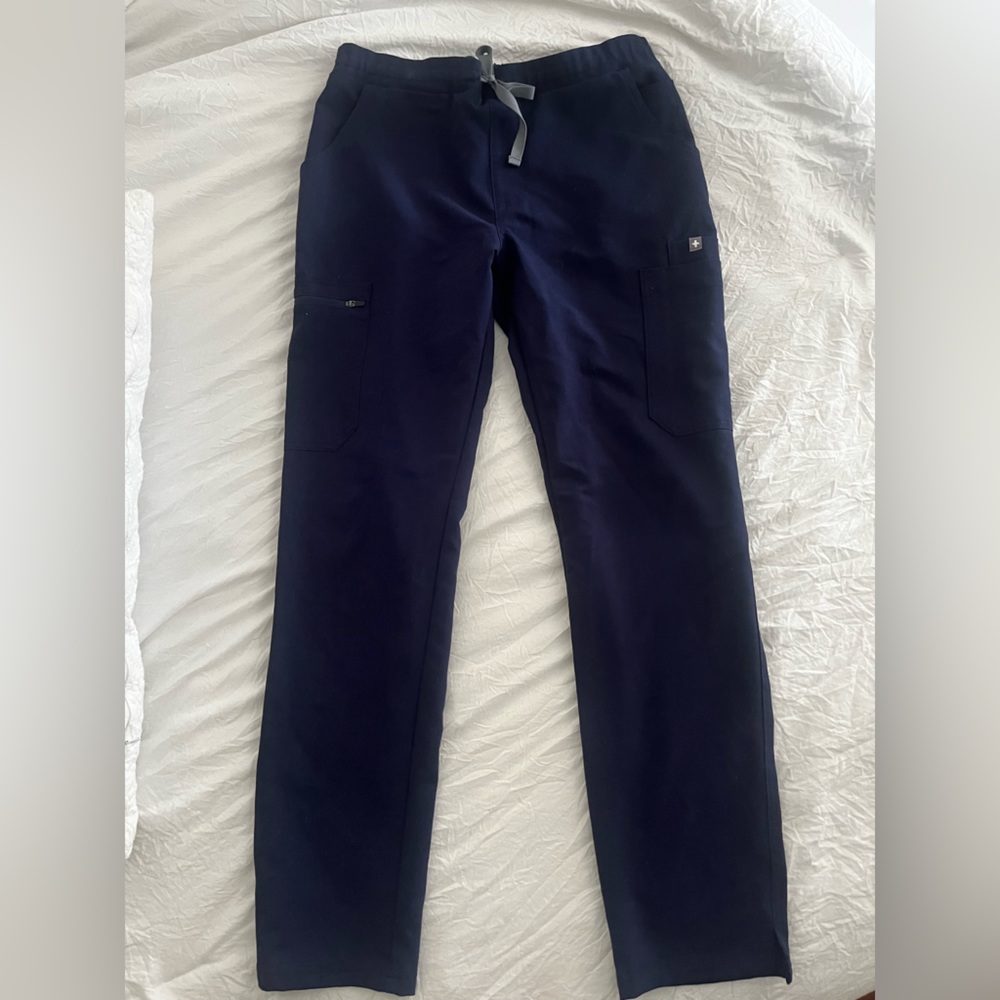 FIGS small skinny scrub pants